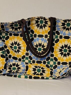 lulu dharma multicolor geometric tote, zip/snap, inner pockets, dbl handles